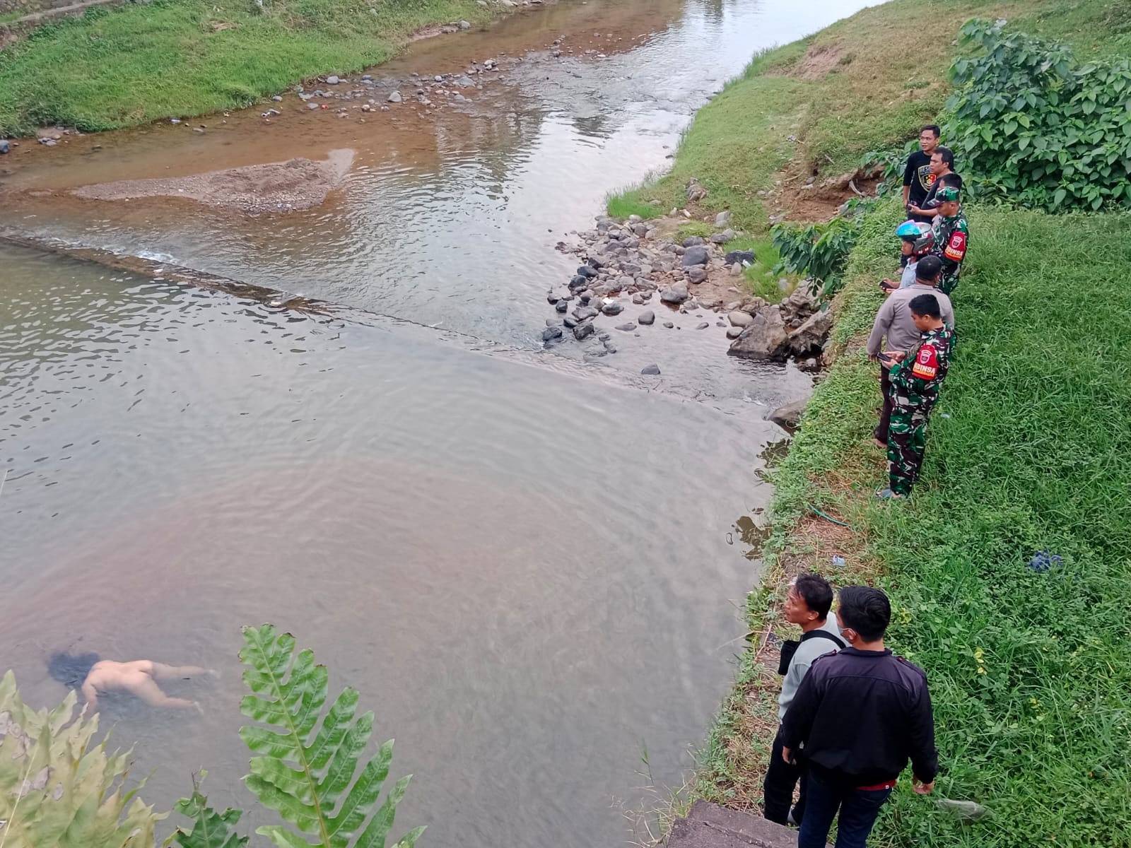 BREAKING NEWS : Wanita Tanpa Busana Ditemukan di Sungai Pajalesang Palopo