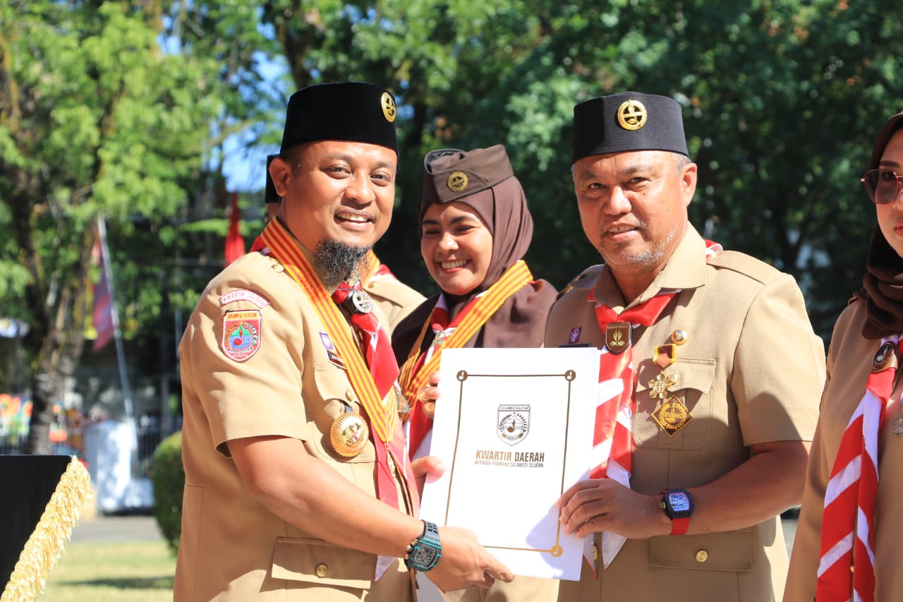 Hari Pramuka ke-62, Bupati Budiman Terima Penghargaan dari Kwarnas