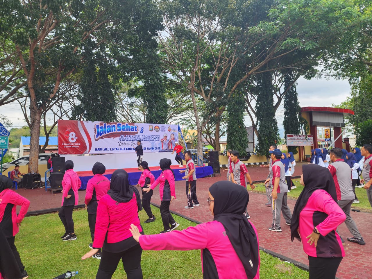 Hari Lalulintas Bhayangkara ke-68, Polres Luwu Gelar Jalan Sehat