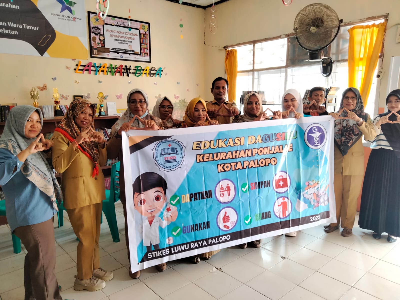 STIKES Luwu Raya Gelar Edukasi Dagusibu di Perpustakaan Sipurennu Kelurahan Ponjalae
