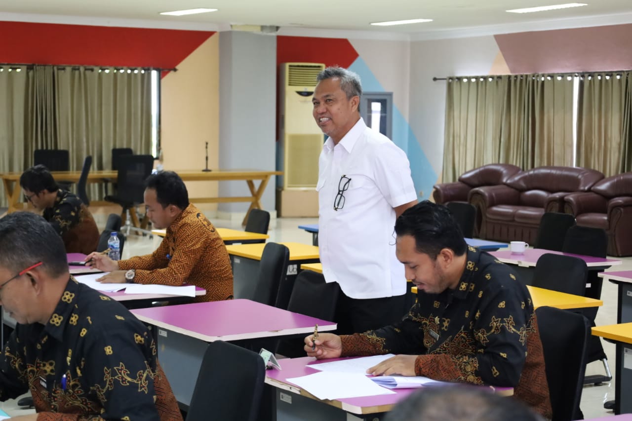 Pantau Seleksi Terbuka Pengisian JPTdi Pemkab Lutim, Budiman: Jabatan Ada Waktunya Datang Kalau Sudah Rejeki