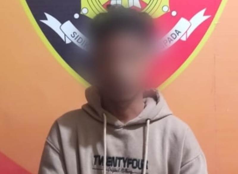 Pemilik Toko Lagi Sholat, Pria di Palopo Ini Menggasak Sejumlah Barang Jualan… Ini Videonya