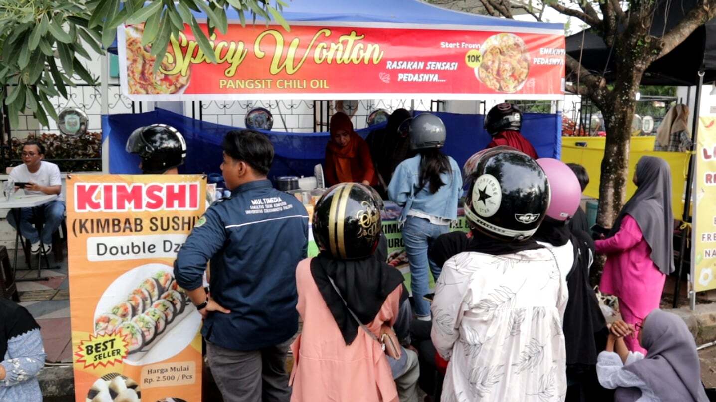 Video Kimbab Sushi  Double DZ Jual Aneka Kimbab dan Sushi, Yuk Kunjungi di Lapangan Pancasila Palopo