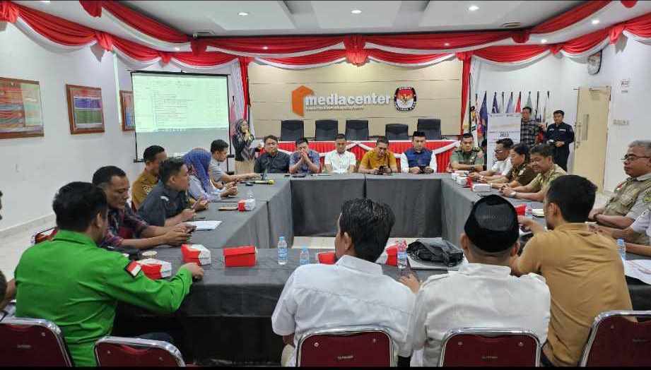 Daftar Hari Terakhir, Tiga Paslon Unjuk Kekuatan Saat ke KPU Palopo