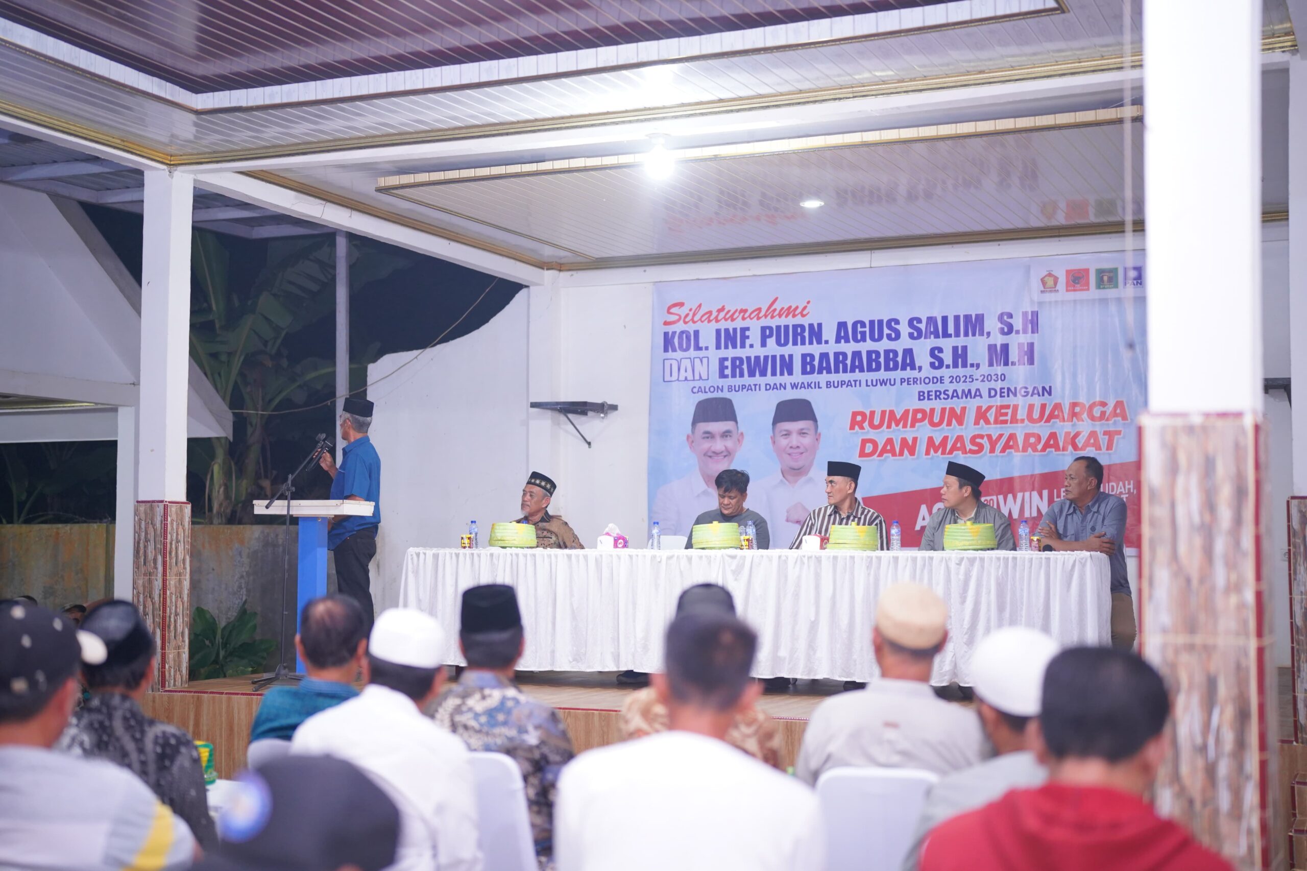 Didampingi Tokoh Adat Masyarakat, Agussalim Menyapa Warga Radda Belopa