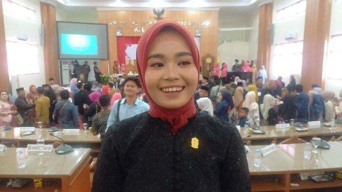Masih Jomblo, Nadia Legislator Termuda DPRD Luwu… Siap Perjuangkan Aspirasi Masyarakat Walmas