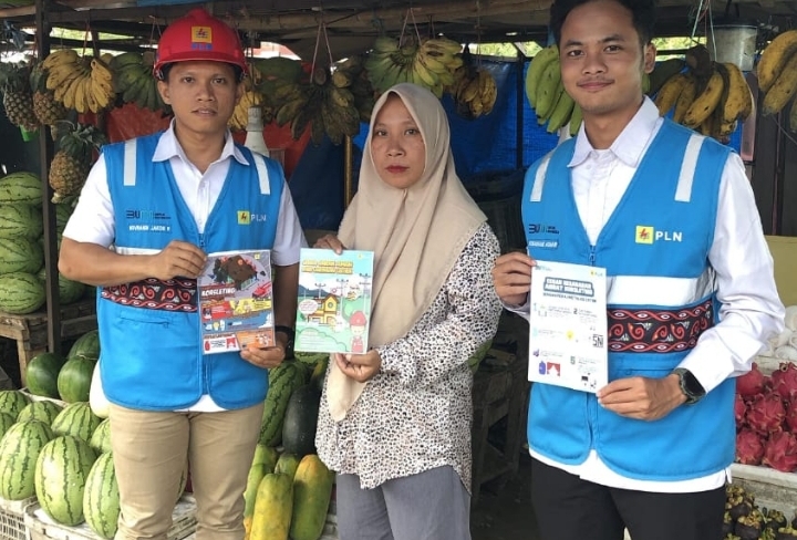 PLN ULP Tomoni Sosialisasi Keselamatan Ketenagalistrikan di Pasar Tomoni