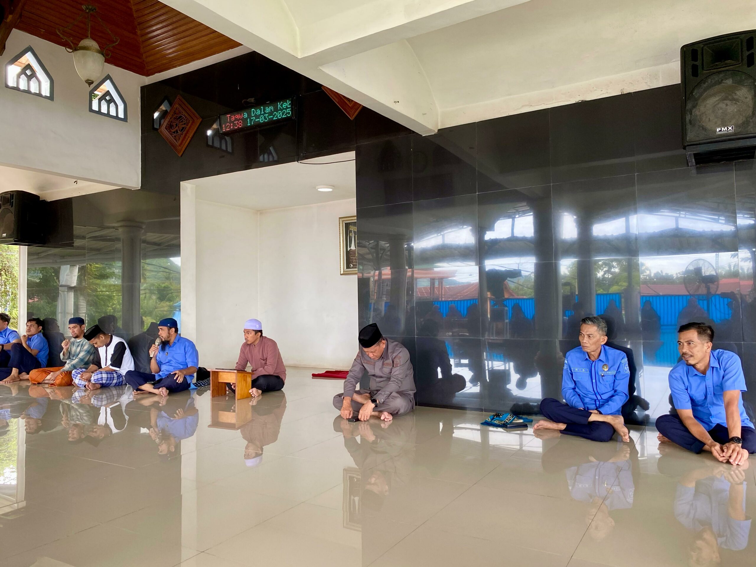Perumda Tirta Mangkaluku Rutin Laksanakan Pengajian Setiap Pekan