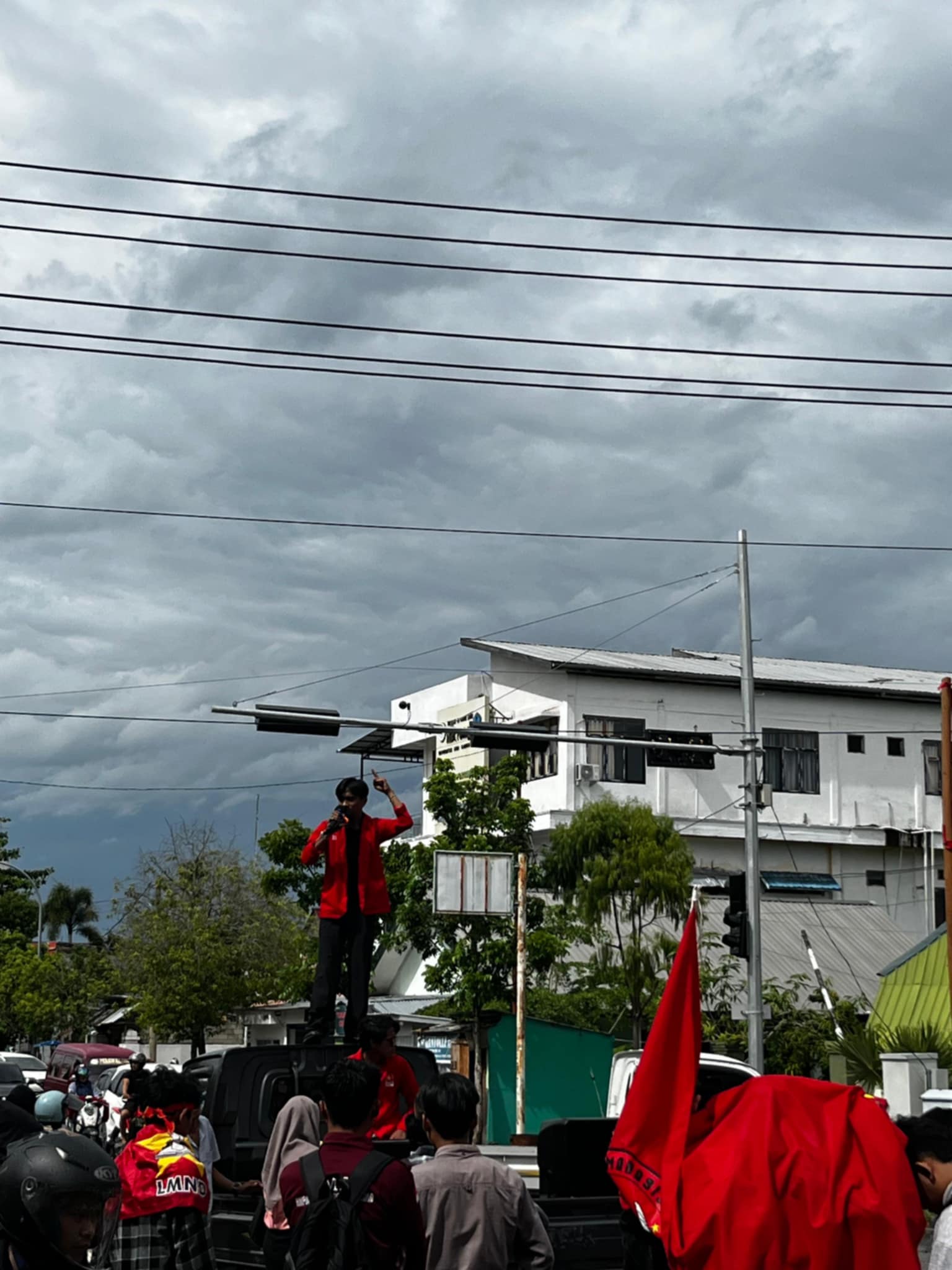 Peringatan Hardiknas !! LMND Palopo Minta Presiden Prabowo Tinjau Ulang Program Sekolah Rakyat
