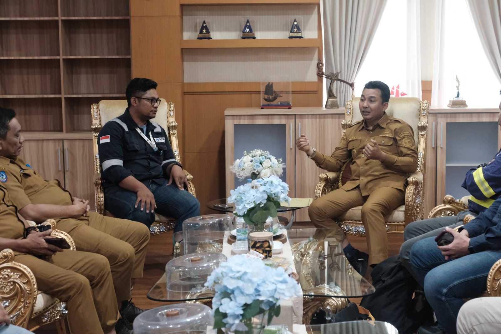 PT Vale Peduli Penanggulangan Banjir di Lutra, Salurkan Bantuan 2.000 Jumbo Bag