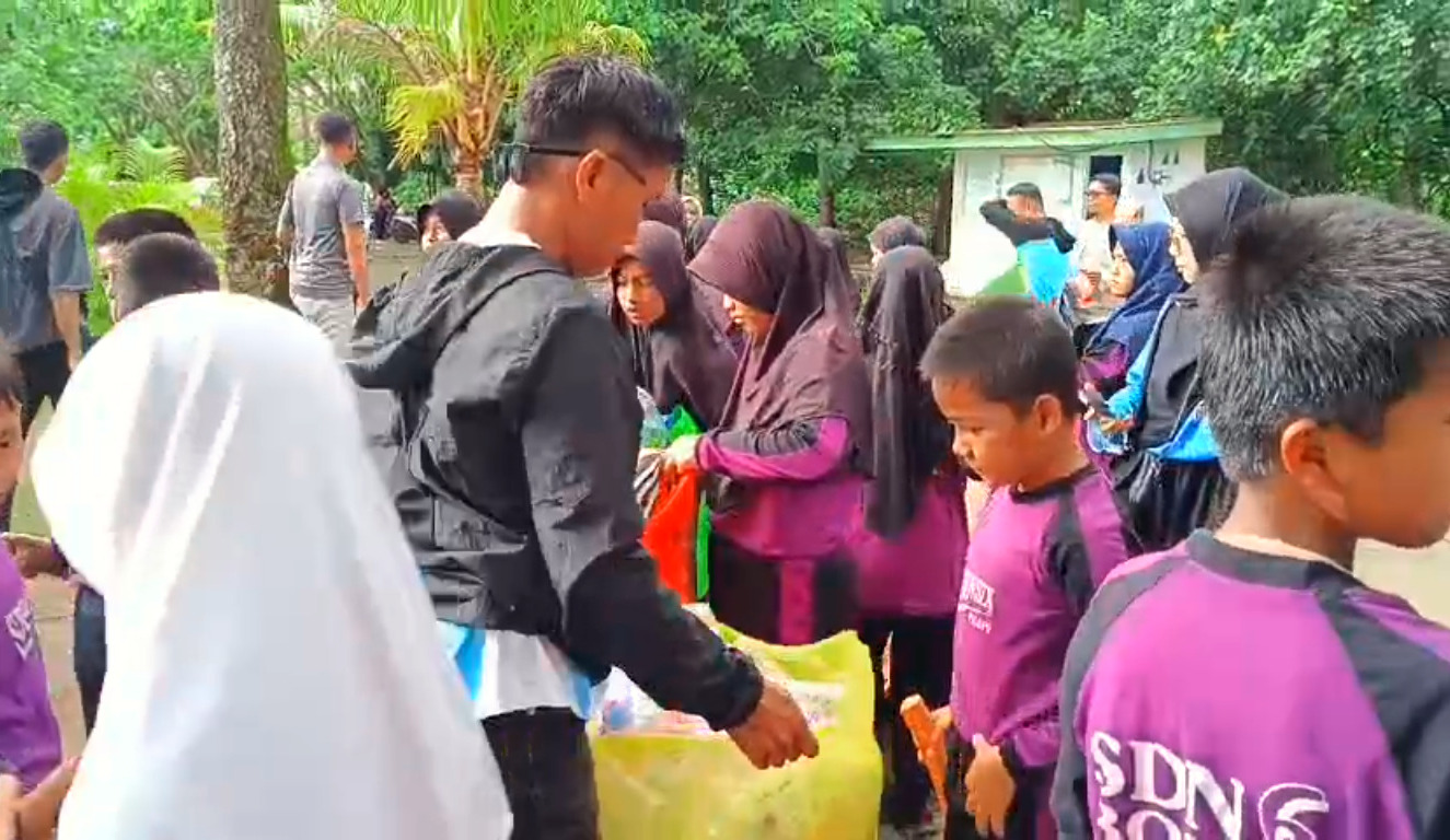 Program Bazar Sampah DLH Palopo Tekan Volume Sampah ke TPA Mancani