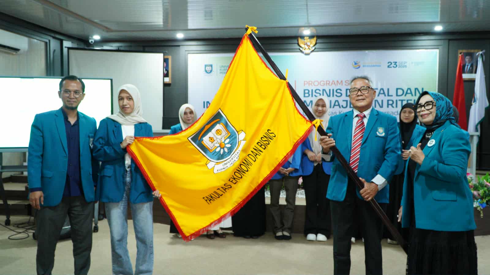UKJP Palopo Lepas 20 Mahasiswa Bisnis Digital dan Manajemen Ritel Magang Internasional di Taiwan