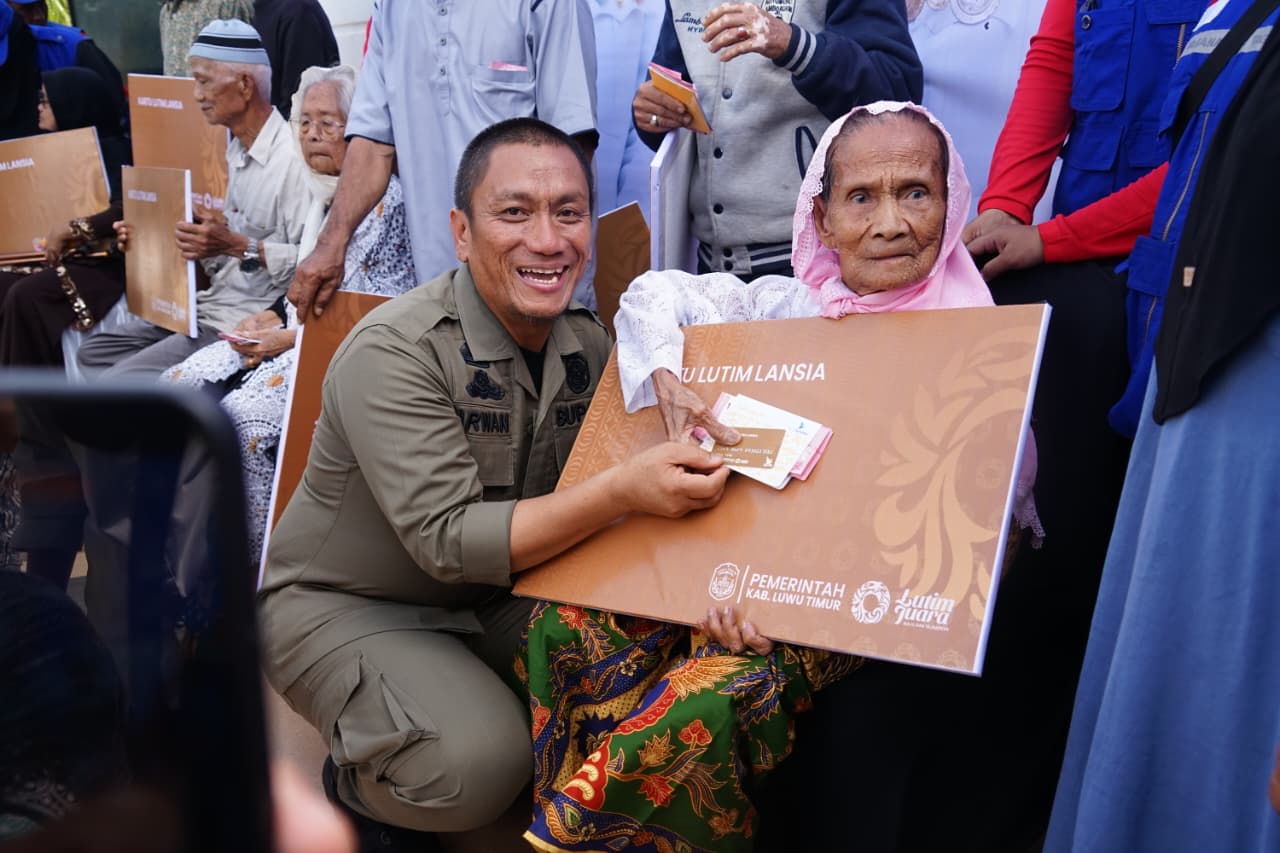 3.000 Lansia di Lutim Mulai Nikmati Program Kartu Lansia, Ibas: Tunai Rp2 Juta untuk Dua Bulan Pertama