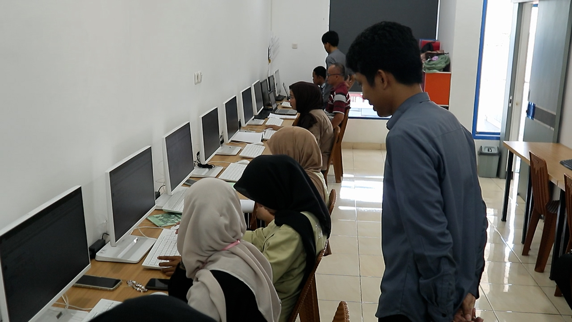 Miliki Banyak Keunggulan, Kursus Komputer Handayani Luwu Raya Terbaik di Palopo