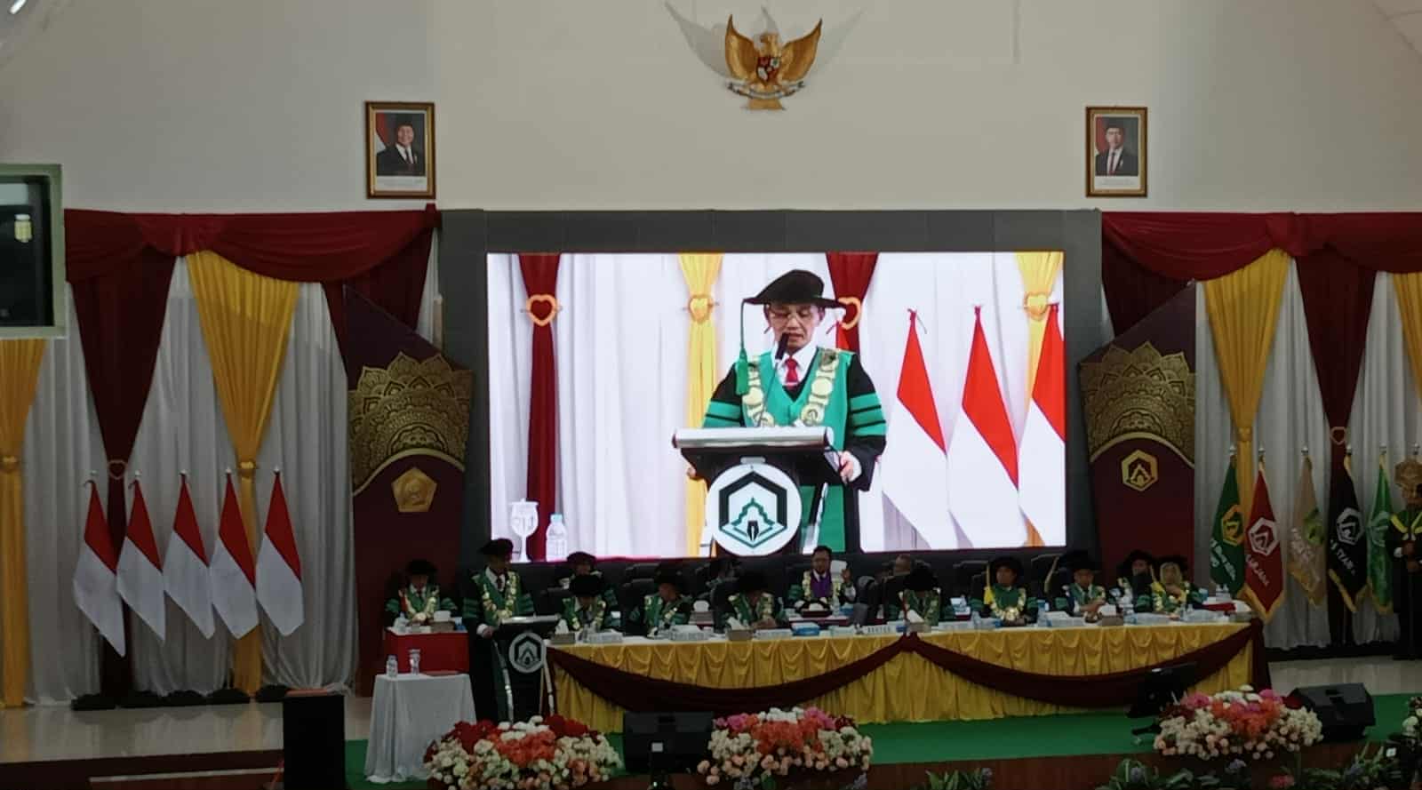 975 Sarjana dan Magister UIN Palopo Dikukuhkan, Abbas Langaji: Gelar Akademik Tanpa Akhlak Mulia Tidak Bermakna