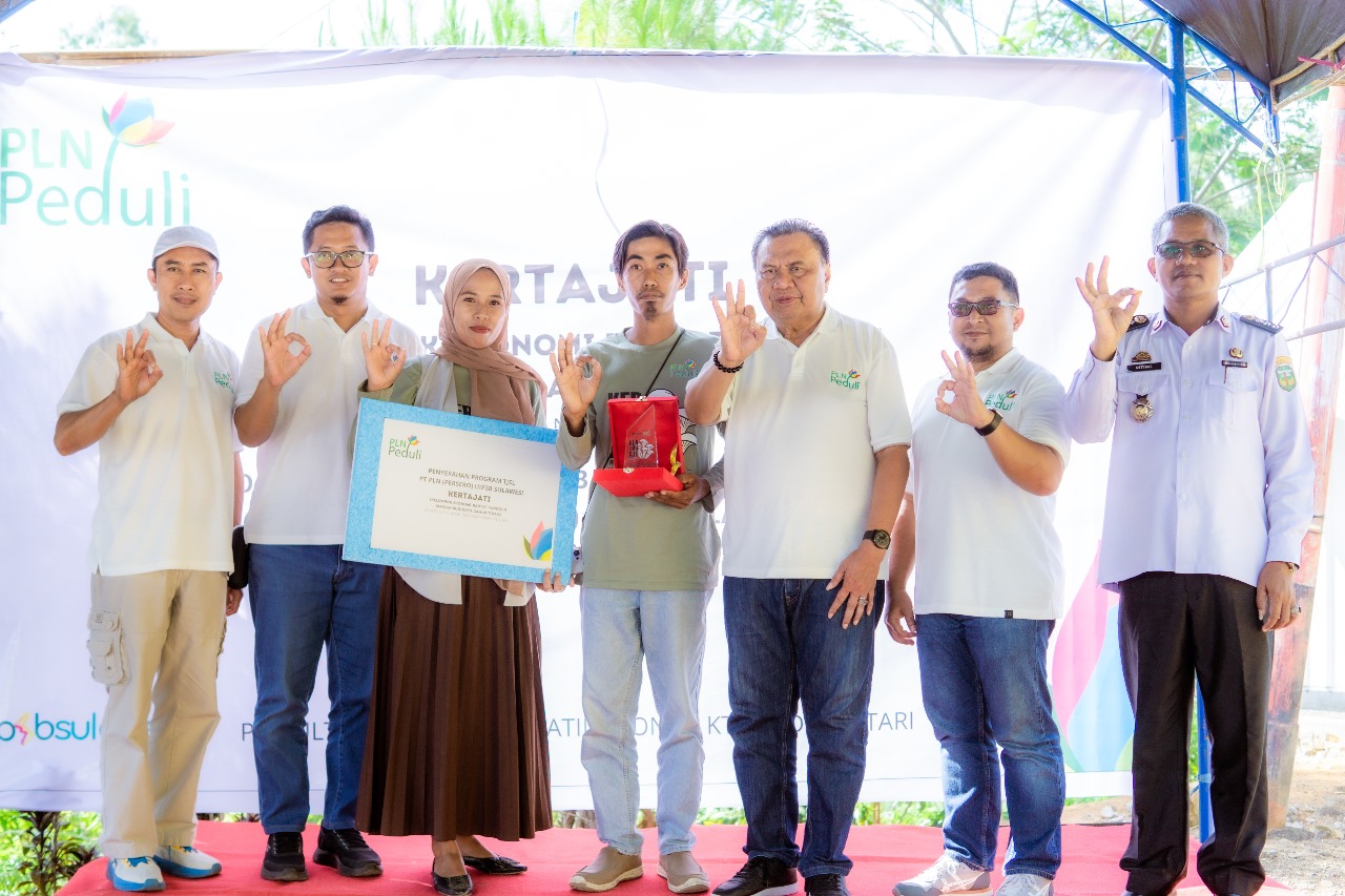 PLN UIP3B Sulawesi bersama PLN UPT Palu Wujudkan Kemandirian Ekonomi Desa Melalui Program TJSL Kertajati di Desa Tede ,Luwu.