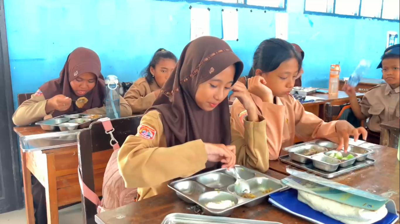 Selama Ramadhan, MBG Tetap Disalurkan…. Menu Makanan Disajikan Tahan Hingga 12 Jam