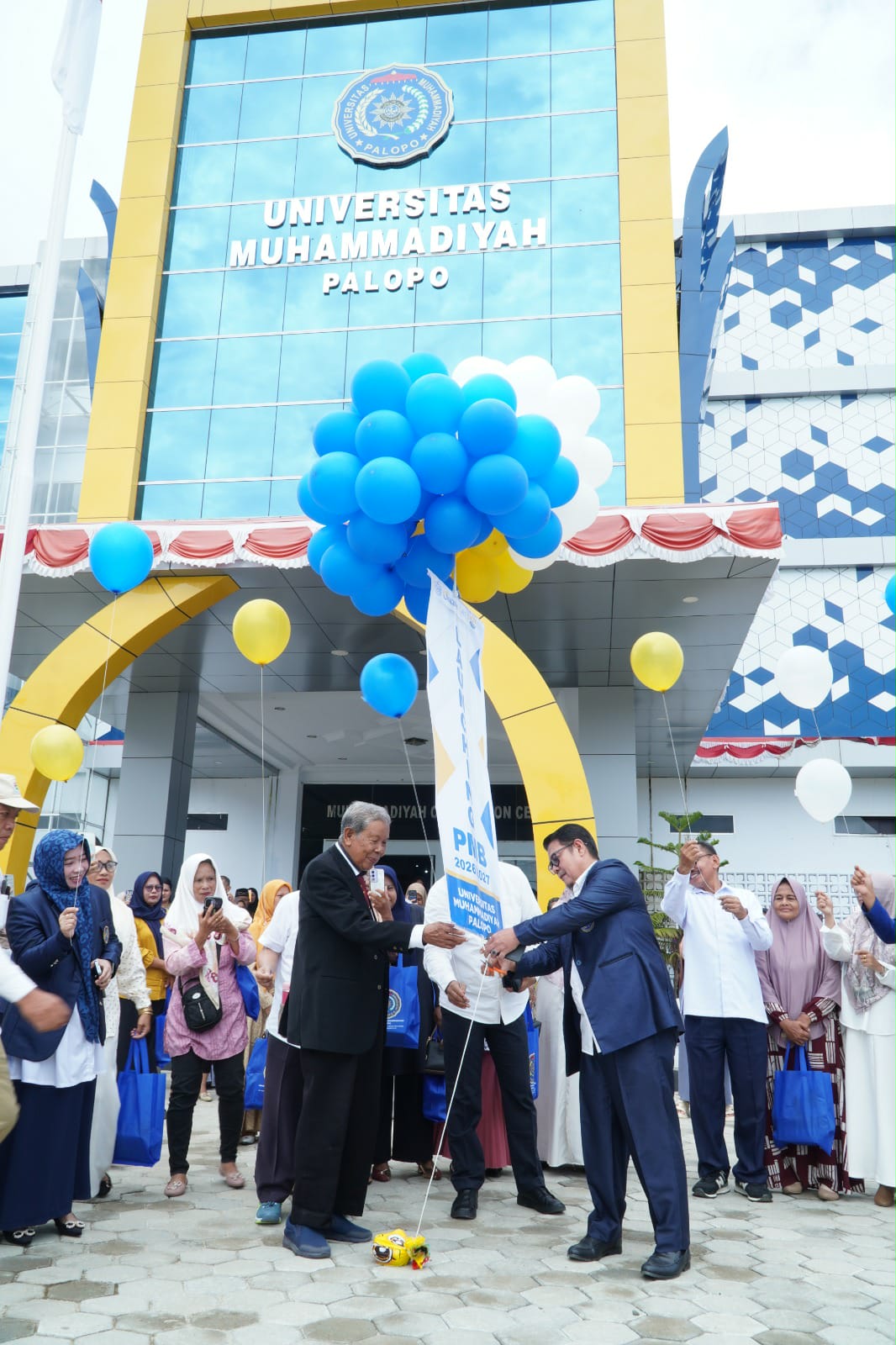 Transformasi Layanan Akademik, UMPalopo Luncurkan ParentHub pada Launching PMB 2026/2027
