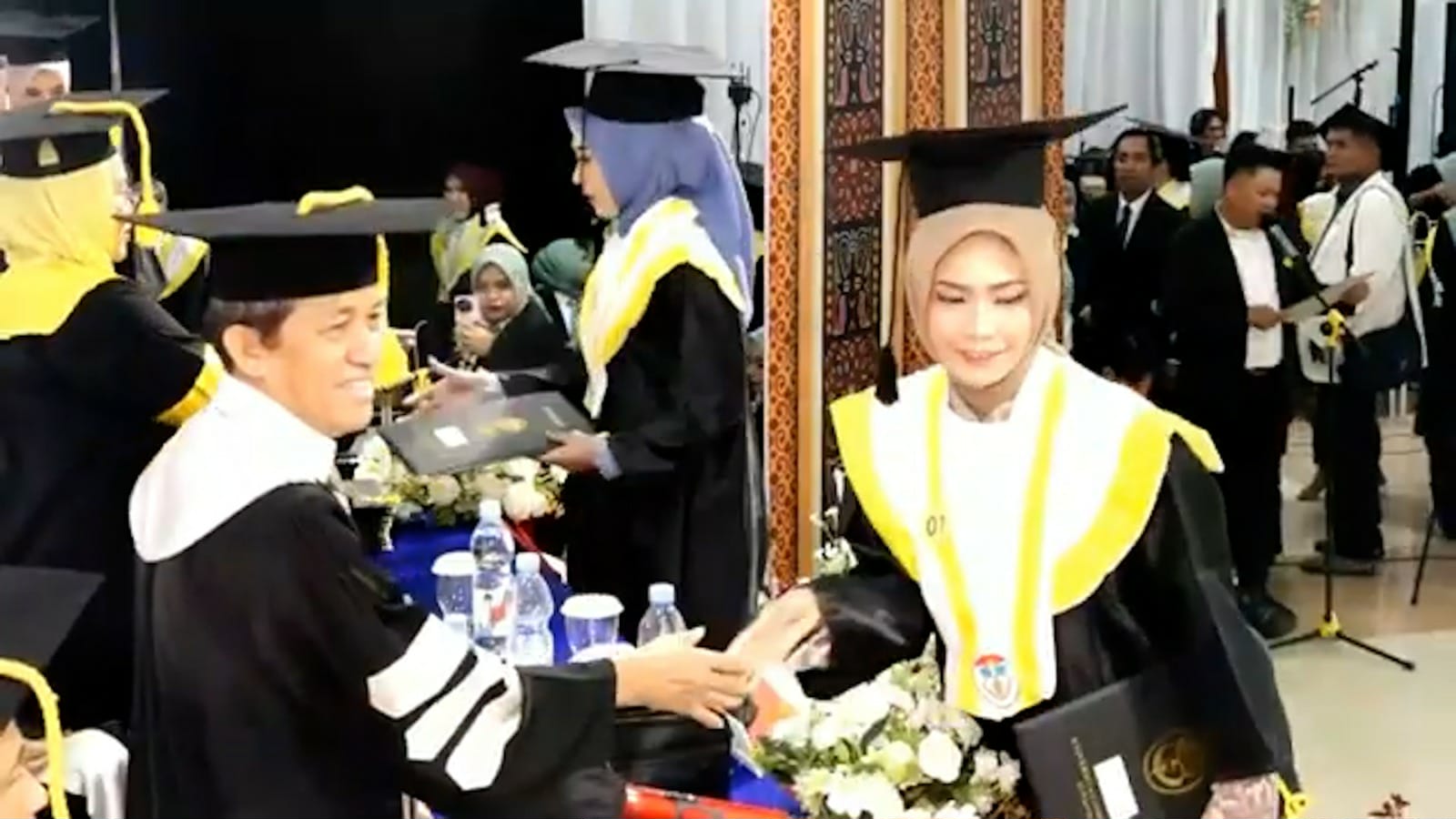 Unanda Palopo Kembali Wisuda 491 Lulusan, Annas Boceng: Mari Jadikan Unanda Semakin Unggul dan Terbaik