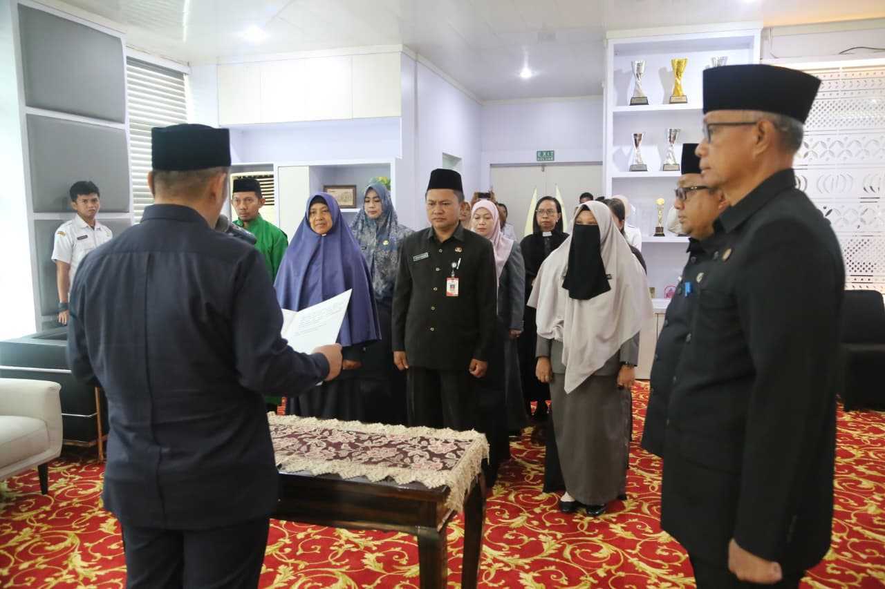Akhir Tahun 2025, Bupati Lutim Adakan Mutasi, Ini Daftar Pejabat yang Dilantik