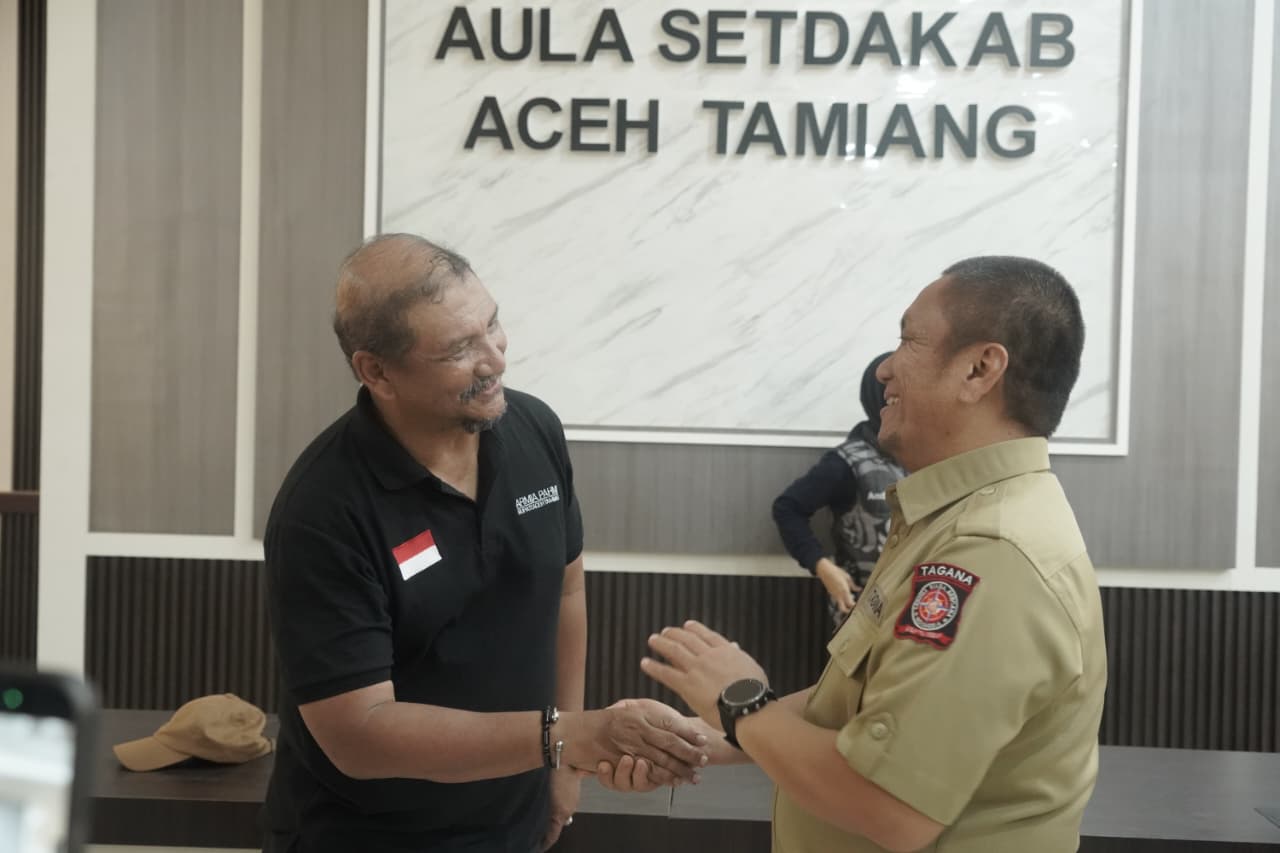 Bupati Lutim Salurkan Langsung Bantuan Korban Banjir Bandang Aceh Tamiang, Termasuk Bangun Dua Masjid