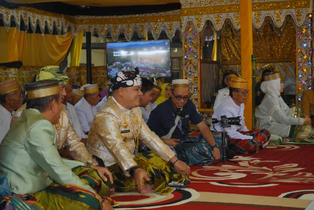 Bergelar ‘Opu Daengna Putri’, Andi Syarifah Muhaeminah Dikukuhkan Jabat Makkole Baebunta ke-36