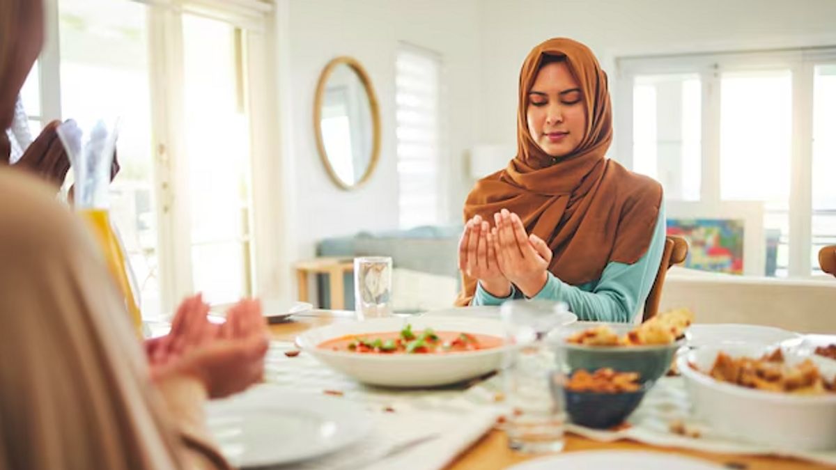 7 Tips Agar Tubuh Tetap Fit Selama Puasa