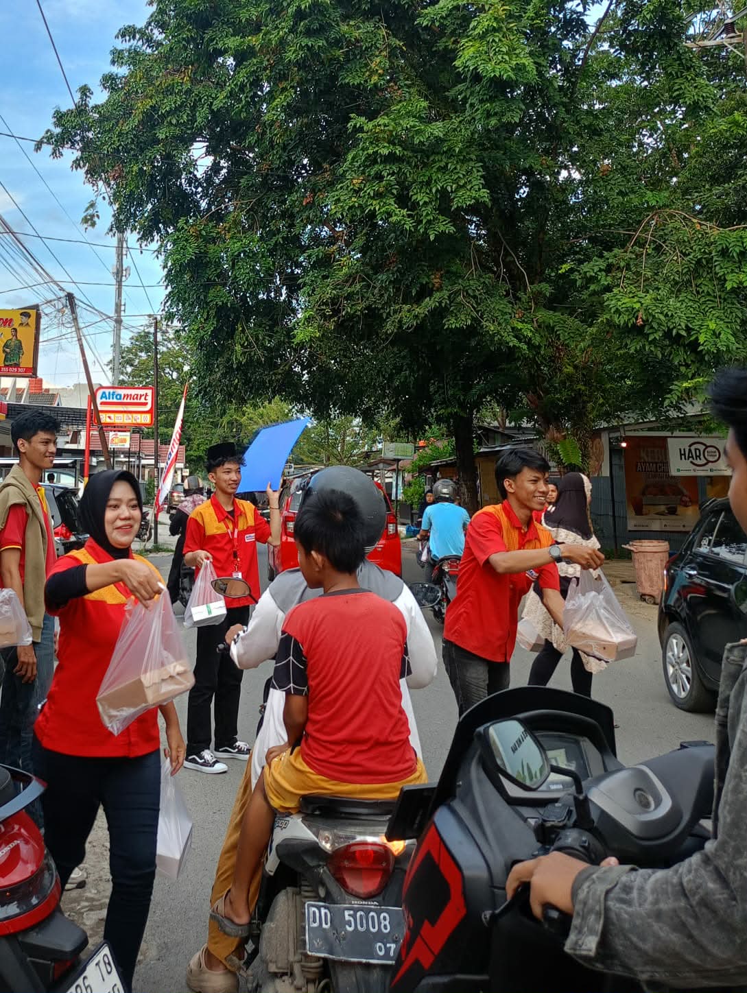 Konsisten Sejak 2021, Warteg Gratis Alfamart Kembali Hadir untuk 60.000 Penerima Manfaat di 34 Kota Selama Ramadhan