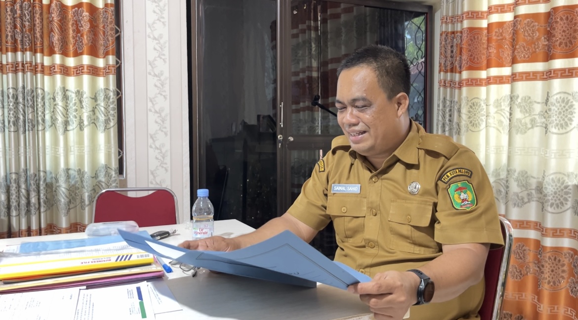 Tunggu Data Siswa Baru, Plt Kadisdikpora Palopo Tegaskan Program Seragam Gratis Siswa SD Hingga SMP Sementara Berjalan
