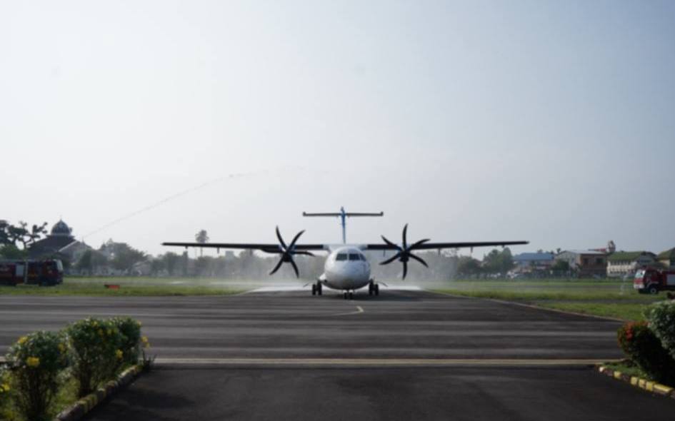Pesawat ATR 72-500 Mendarat Mulus di Masamba, Andi Rahim: Sangat Bersejarah, Harmoni Pembangunan Daerah