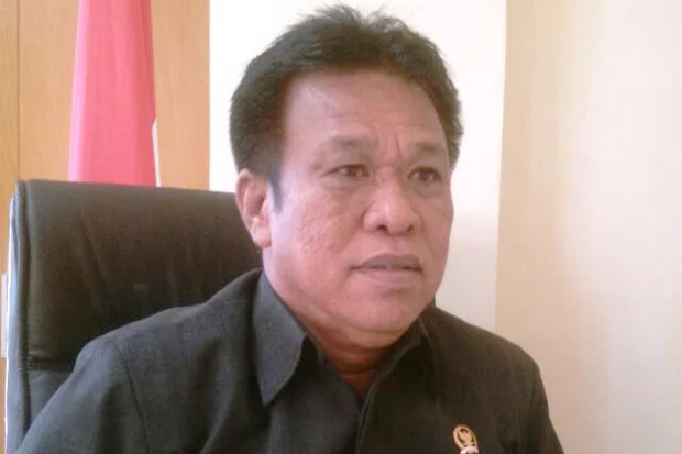 Sedot Anggaran Besar Rp8,7 Miliar, Anggota DPRD Lutim Ini Justru Sebut Program Seragam Gratis Rugikan Siswa.. Ada Apa?