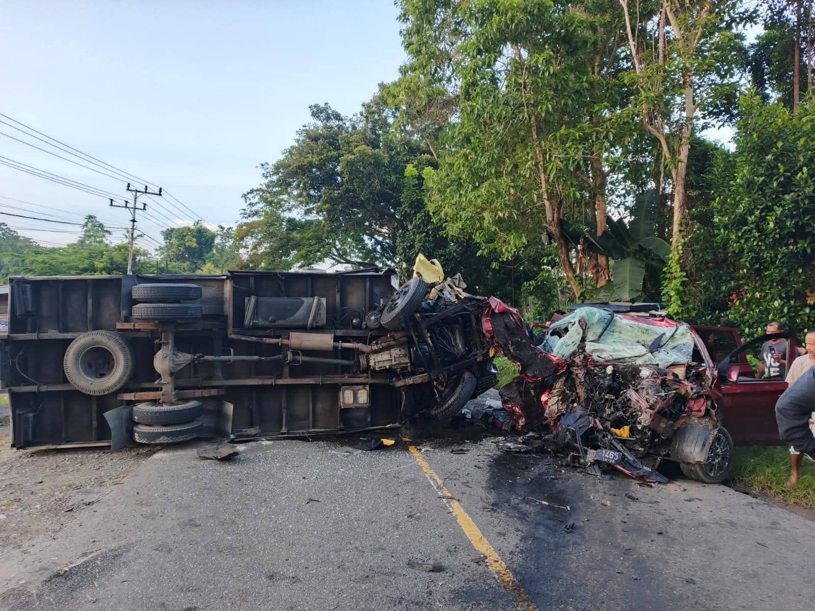 Tiga Korban Tewas Tabrakan Maut Kontainer Vs Wuling di Walmas Warga Palopo, Begini Kronologinya