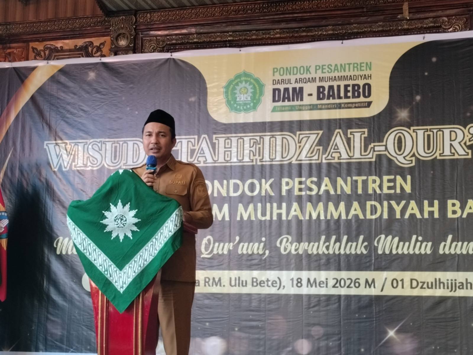 Andi Rahim Apresiasi Pesantren Darul Arqam Muhammadiyah Balebo, Wisuda 56 Tahfidz Qur’an