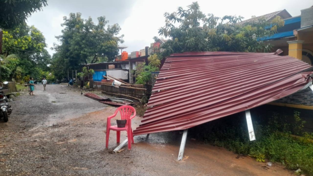 Puting Beliung Terjang Bonepute Luwu, Puluhan Perahu Nelayan Rusak