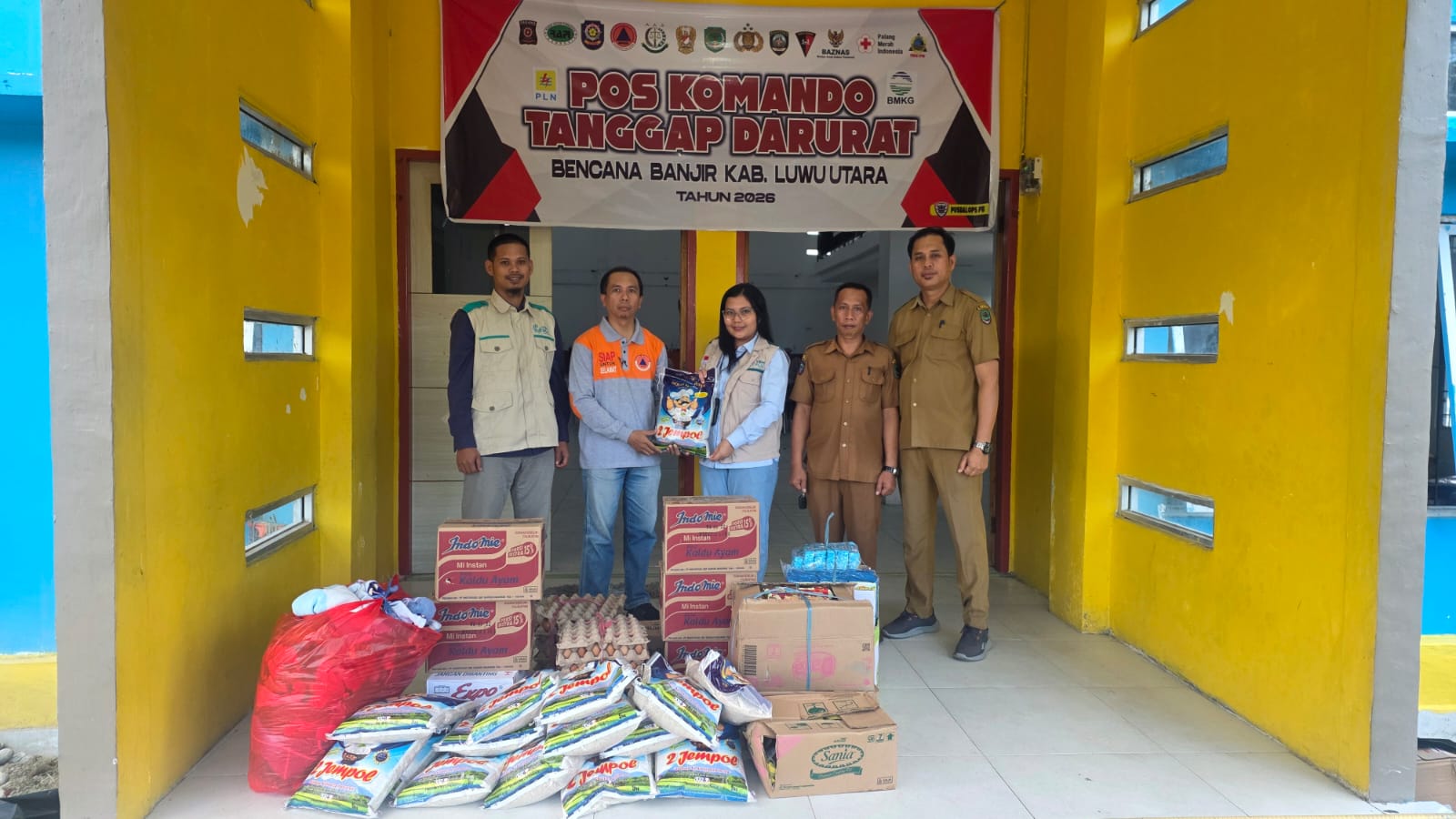 YBM PLN UP3 Palopo Salurkan Bantuan untuk Korban Banjir Luwu Utara