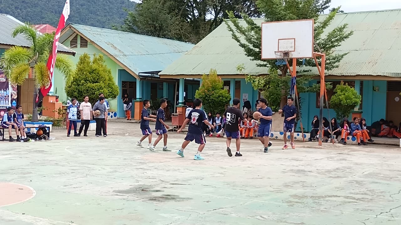 Dimeriahkan Defile Kreatif Siswa, SMPN 1 Palopo Gelar KSATRYA 2026