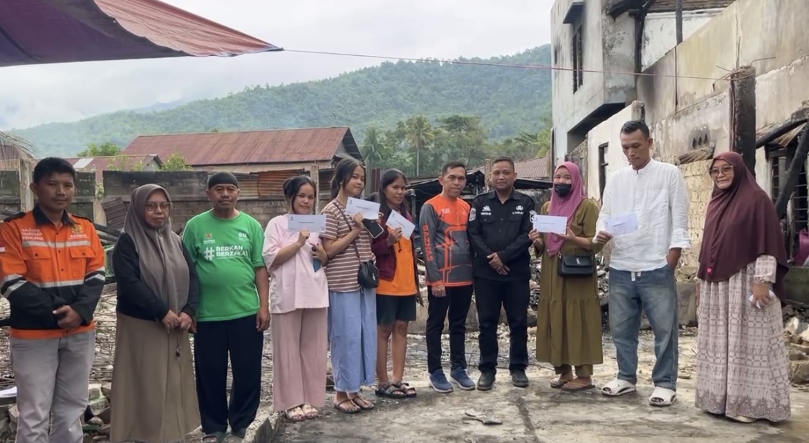 Baznas Palopo Salurkan Bantuan Korban Kebakaran di Salubulo, Sumarsono: Semoga Bermanfaat di Tengah Musibah