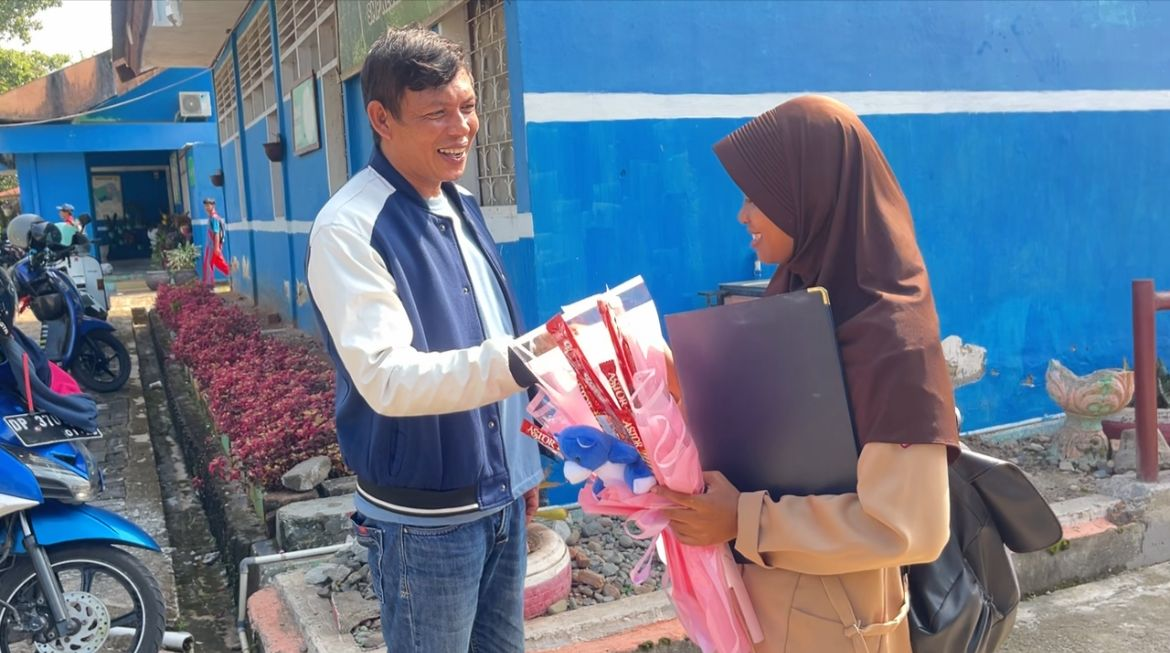 SMPN 4 Palopo Adakan Gemar, Ayah Ramai-Ramai Temani Anak Ambil Rapor