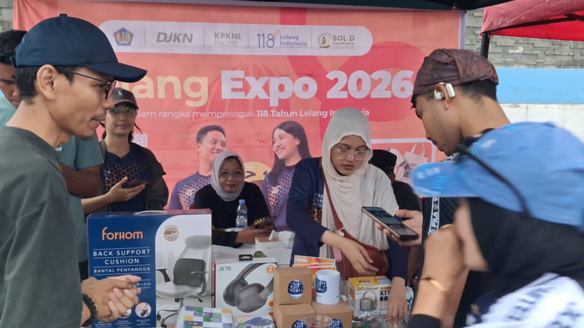 KPKNL Palopo Edukasi Masyarakat tentang Lelang Melalui Car Free Day di Lapangan Pancasila