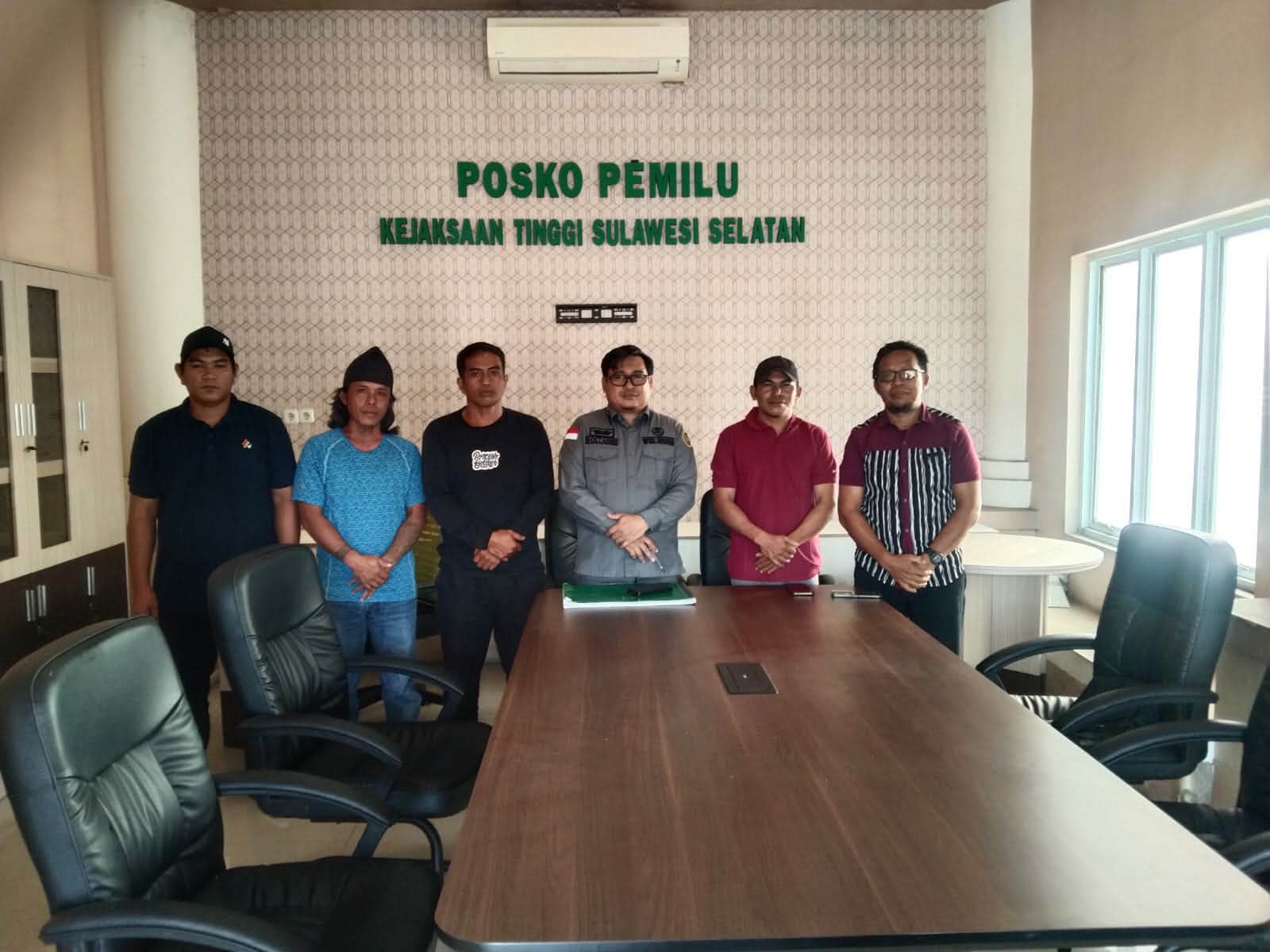 Kasus Dugaan Korupsi Seragam Sekolah Lutim dan Ambulans Desa CSR PT Vale Belum Ada Ditetapkan Tersangka, Aliansi MUAK Datangi Kejati Sulsel
