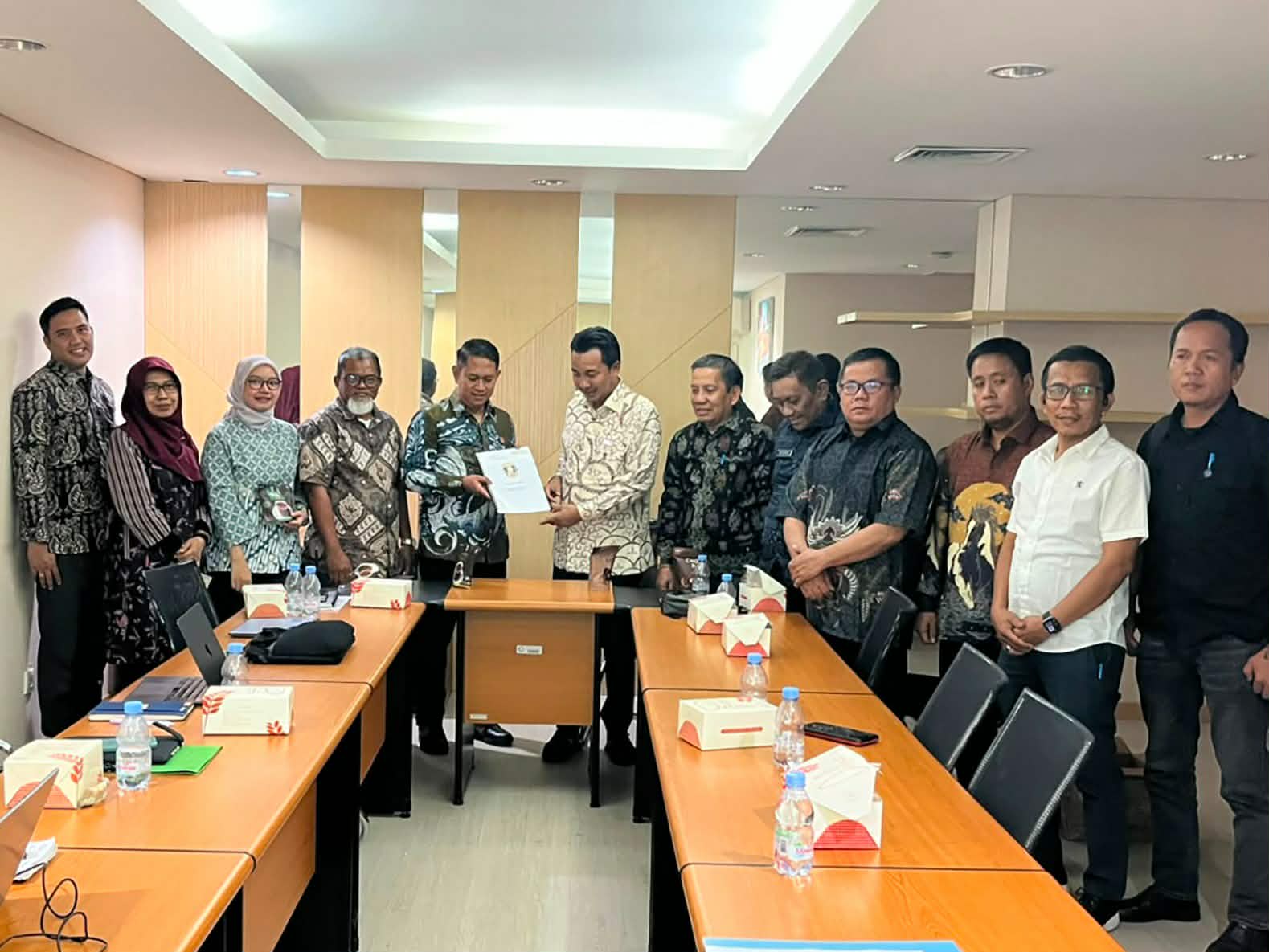 Jemput Bola ke Kemenperin, Bupati Lutra Amankan Program Pemberdayaan UMKM