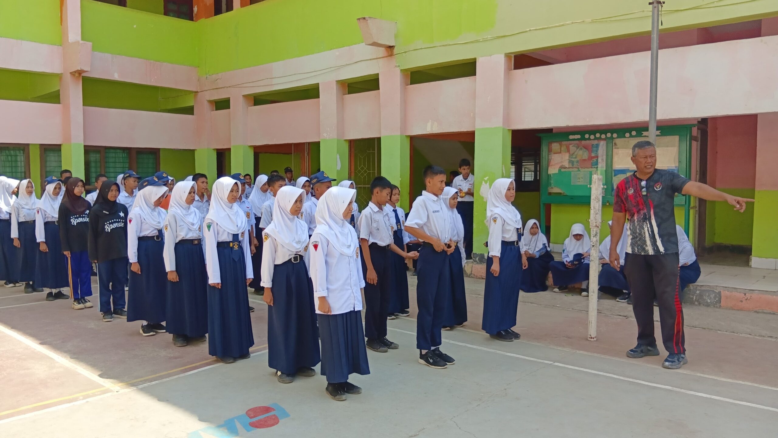 SMPN 6 Palopo Siap Ikuti Lomba Gerak Jalan Indah 17 Agustus
