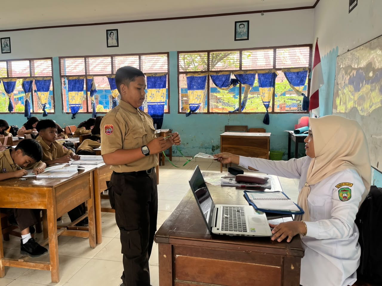 Perkuat Program Kedisiplinan Siswa, SMPN 4 Palopo Terapkan ‘Kartu Identitas’