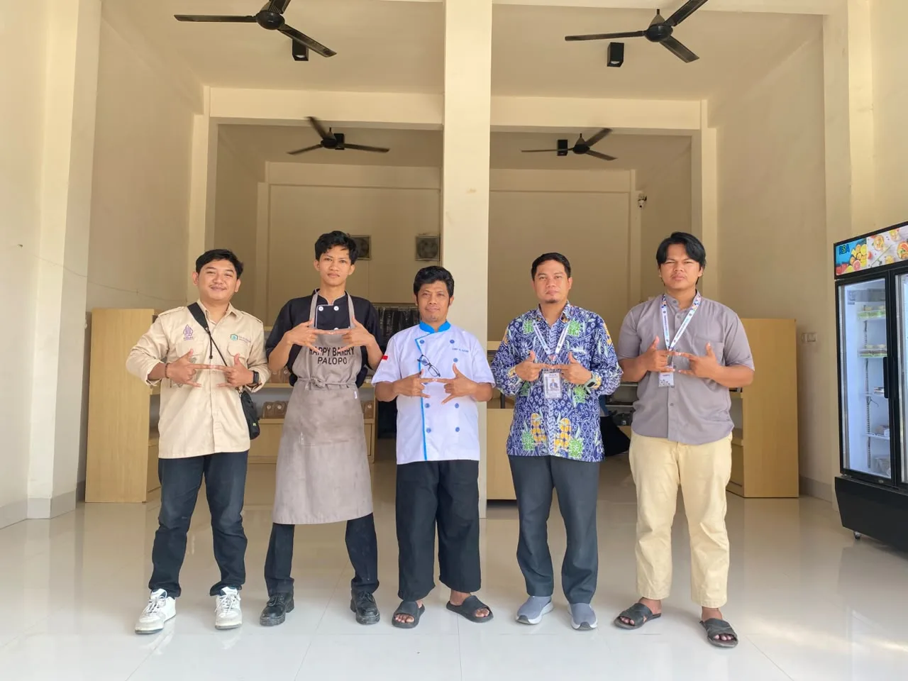 Mahasiswa FAI UMPalopo Dampingi Pelaku Usaha Raih Sertifikat Halal melalui Skema Self Declare