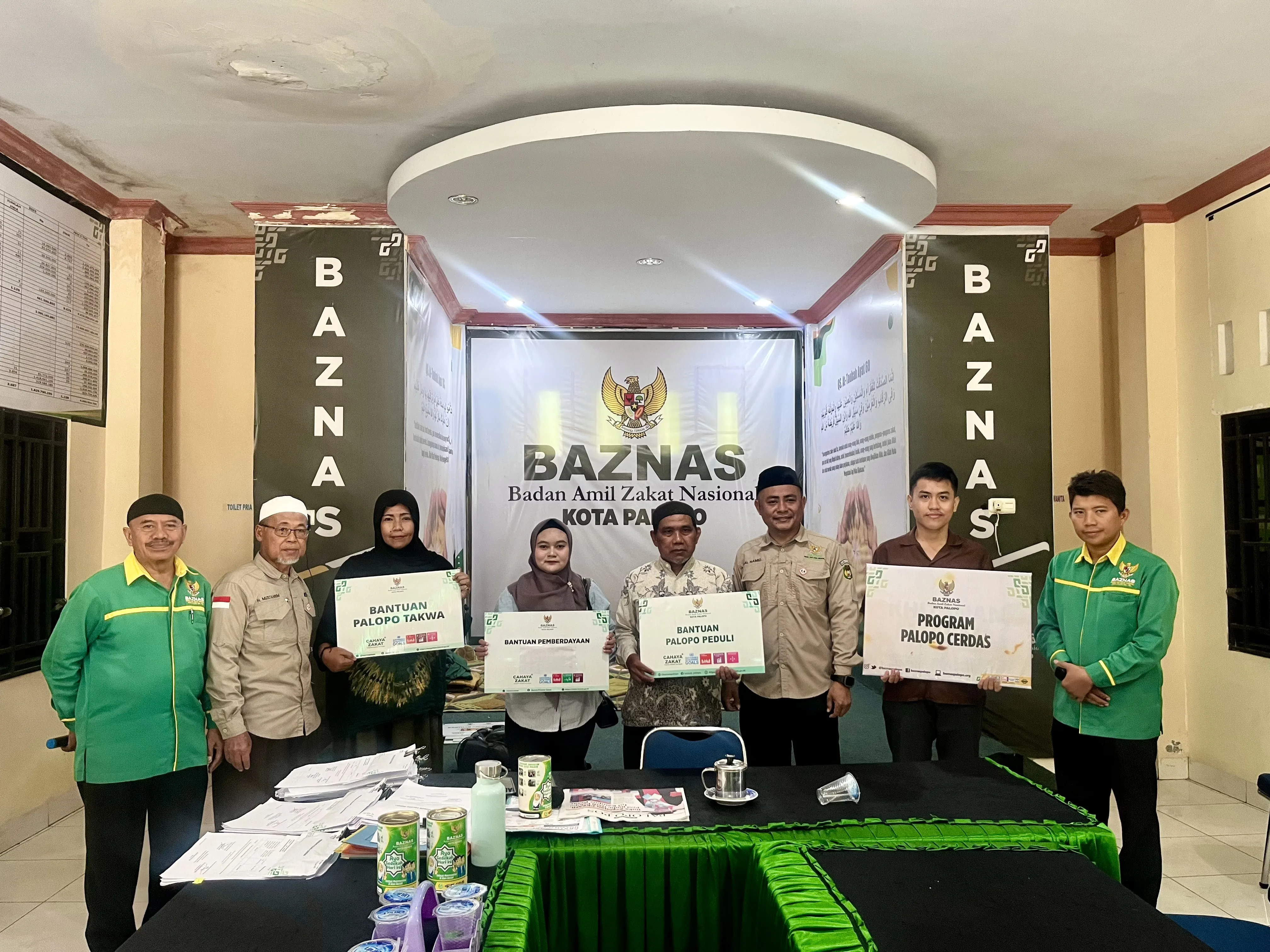 BAZNAS Palopo Salurkan Bantuan Rp50,6 Juta kepada 24 Mustahik