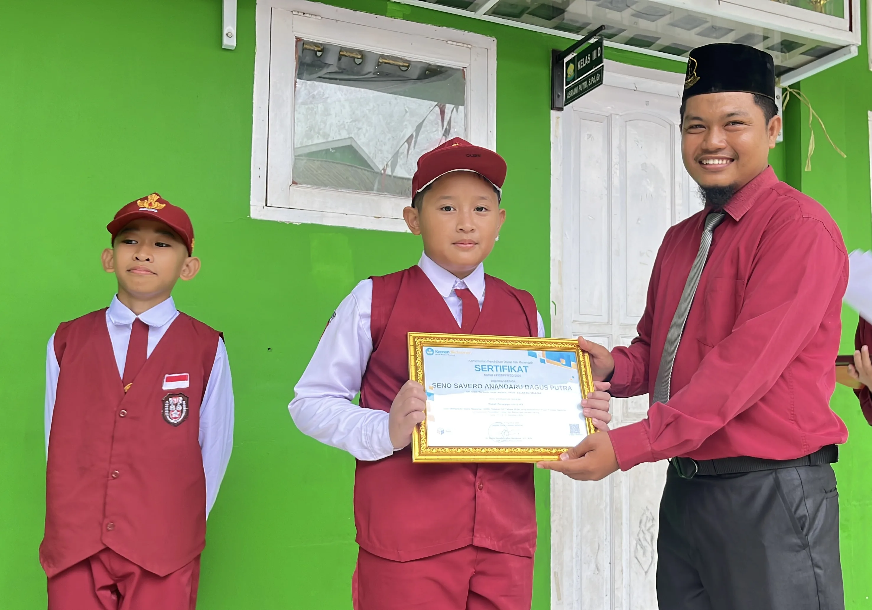Video Inspirasi! Dua Siswa SDIT Insan Madani Palopo Melaju ke OSN Nasional, Satu Sabet Medali Perunggu