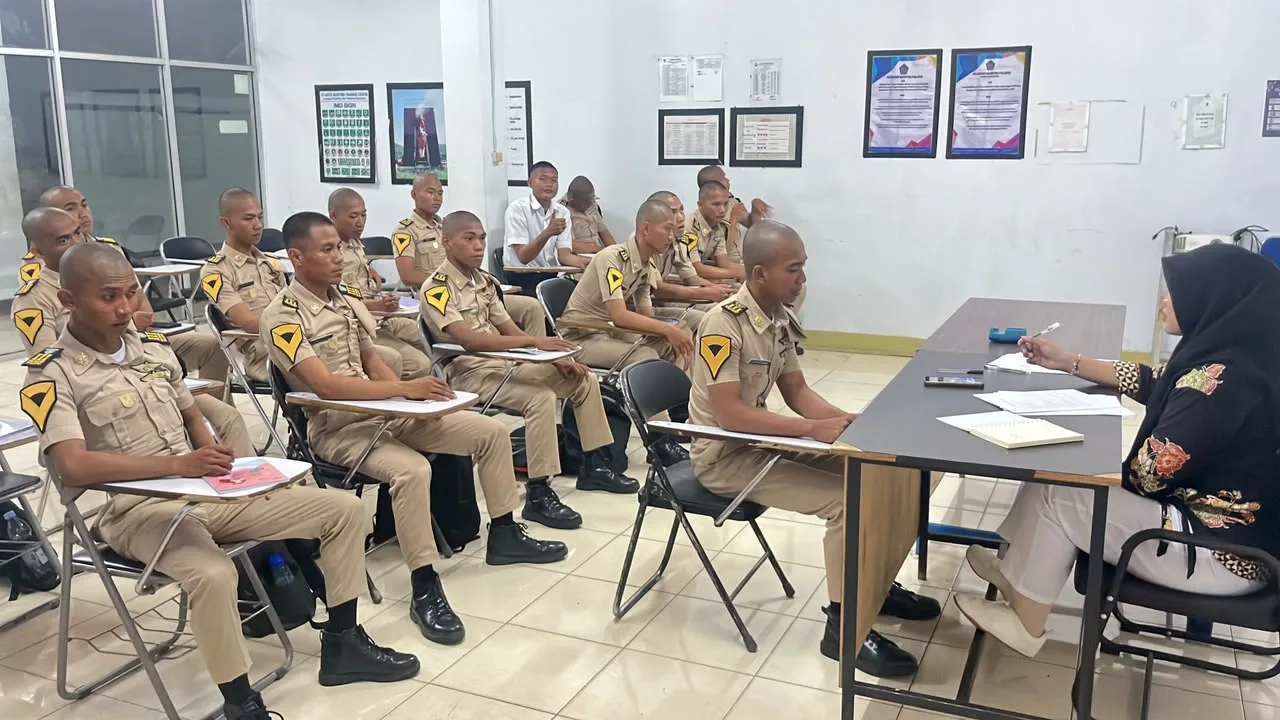 Keren Tawwa…, Video Taruna Calon Perwira Pelayaran Politeknik Palopo Digembleng Bahasa Inggris Lewat English Camp Selama Dua Bulan