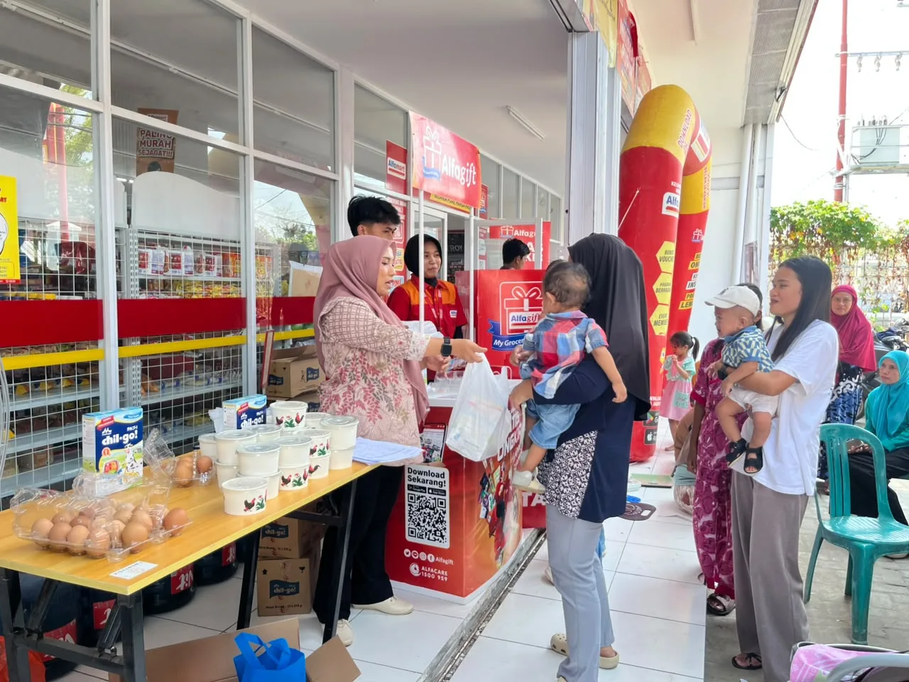 Alfamart Sahabat Posyandu Digelar di Palopo, Ibu dan Anak Dapat Layanan Kesehatan