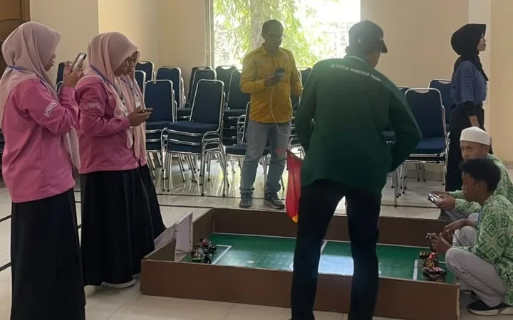 Bawa Robot ‘Resobot’ dan ‘Gettobot’, Tim Robotika Ponpes Nurul Jadid Assallangge Bua Ikut ORC 2026 di SMKN 5 Makassar