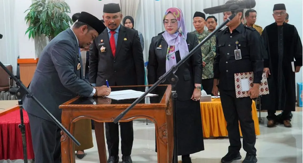 Katanya Bukan Promosi Jabatan, Ada Apa Bupati Luwu Lantik 127 Pejabat di Malam Hari? Ini Penjelasan Patahudding